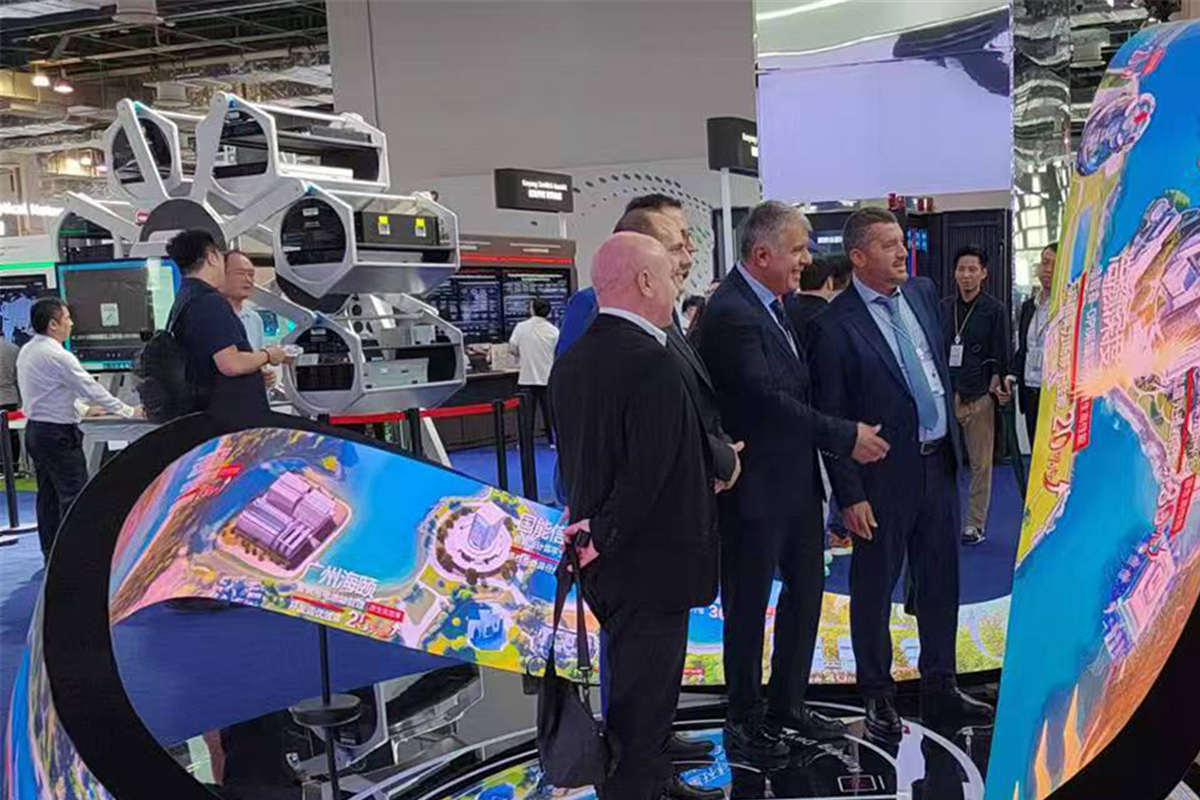 户内P1.25莫比乌斯环