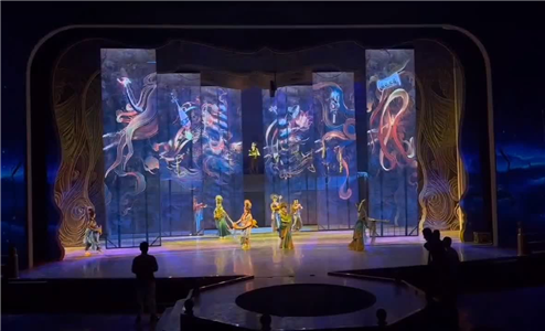 敦煌项目（P3.5格栅透明屏）